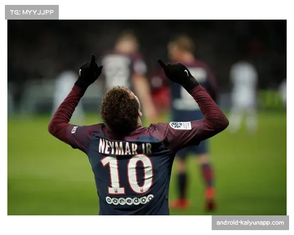 马朗·萨尔32次拦截领跑法甲，朗斯铁闸构筑联赛最强防线